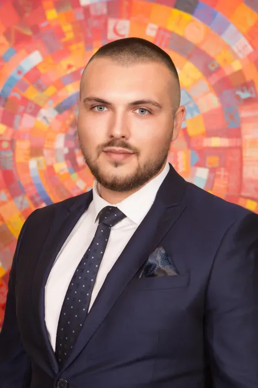 Maestro Abogado Zia Choban