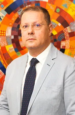 Maestro Abogado Venelin Urdev