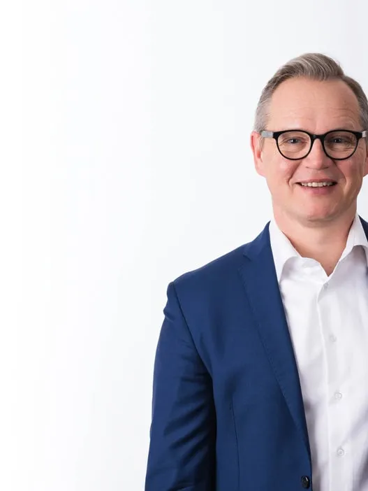Maître Avocat Ondrej AMBROZ