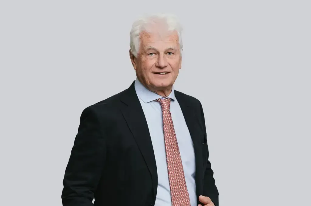 Master Anwalt ANDRÁS SZECSKAY
