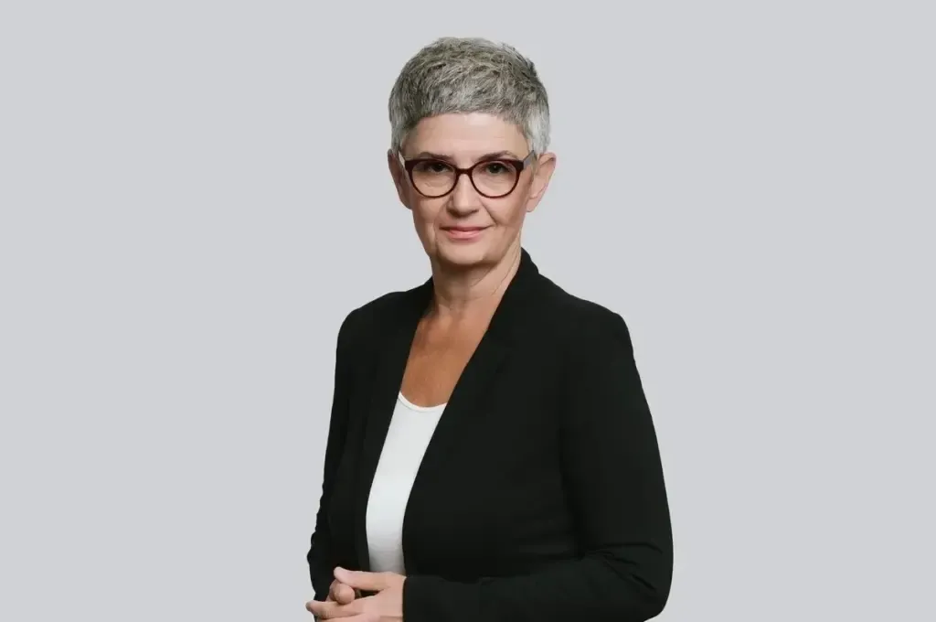 Master Anwalt KATALIN GROSZ