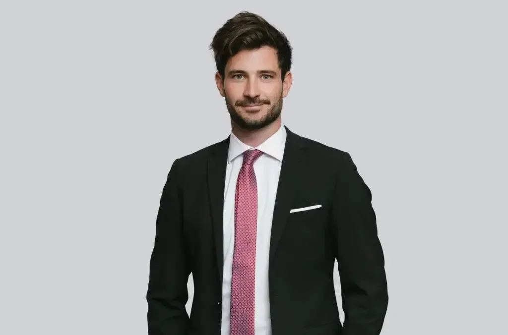 Master Anwalt DANIEL BIHARY