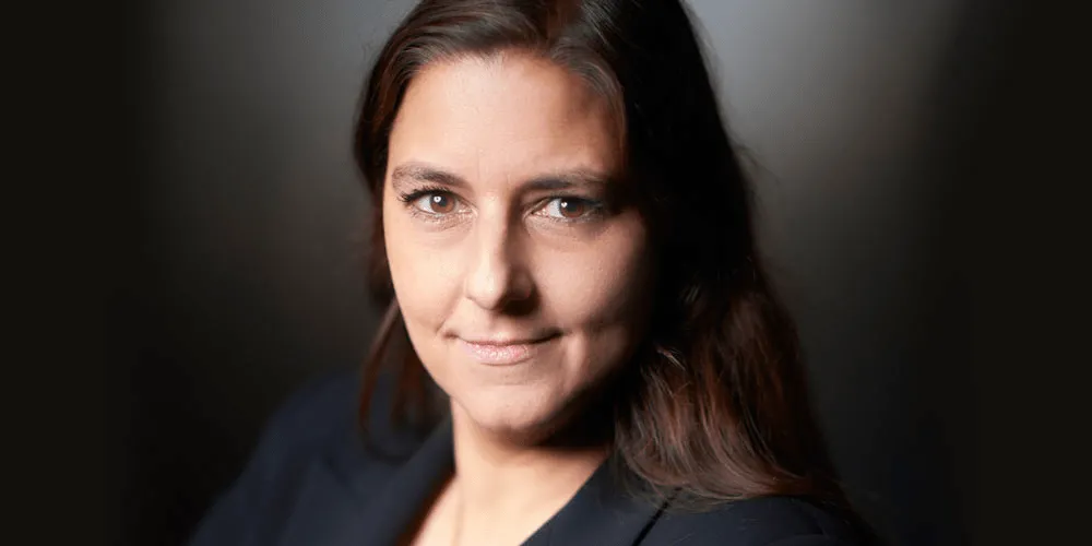 VALÉRIE MAYER Valérie