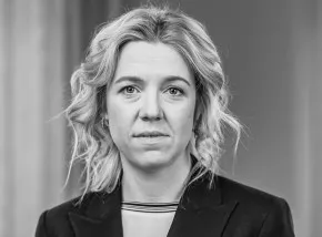 Maestro Abogado Linda STRAUSE