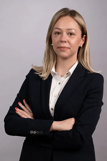 Maître Avocat Ana PEPELJUGOSKA