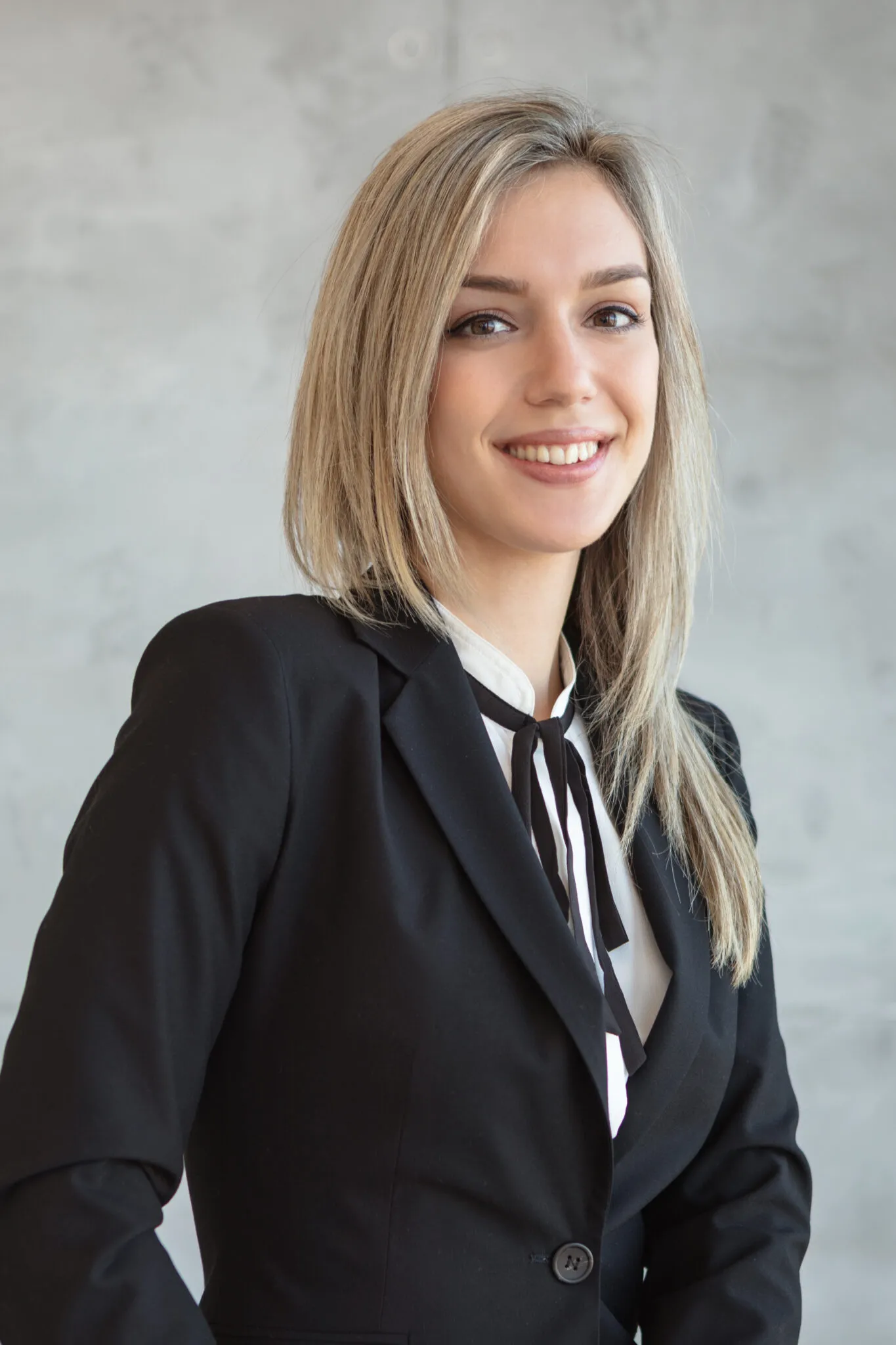 Maestro Abogado Anja BERIC