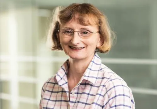Master Anwalt Eleanor HEYWOOD-JONES
