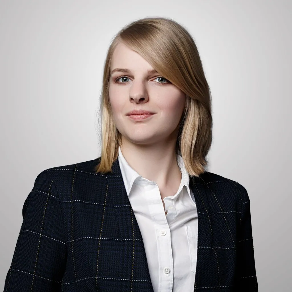 Master Anwalt Nina BENKOVIČOVÁ