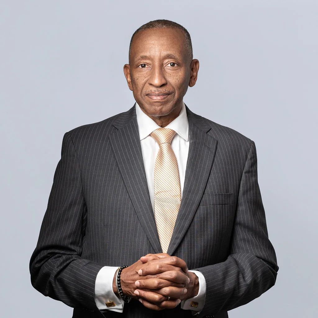 Meester Advocaat Luther H. MCDONALD, KC